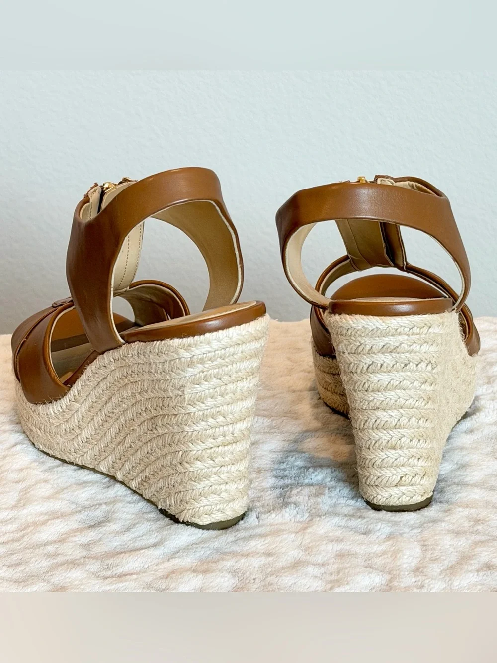 Michael Kors Jute Wedge Sandals Brown Front Zip Gold-Tone, size 7.5